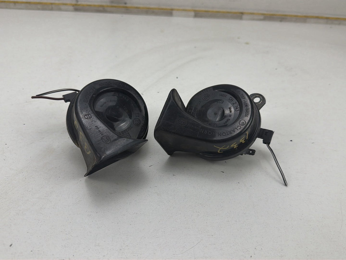 2010-2013 Mercedes-Benz E-Class Coupe High and Low Tone Horn Signal Set OEM