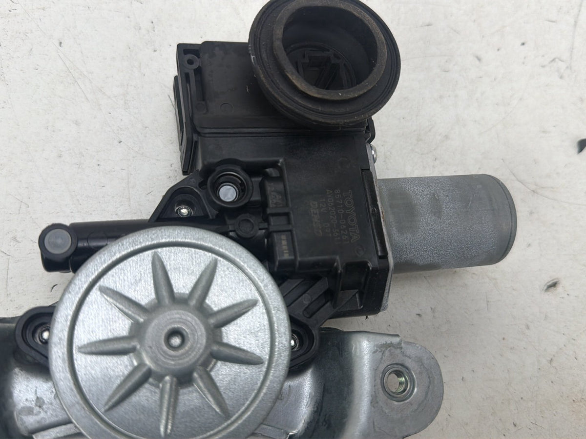 2015-2018 Toyota Sienna Right Front Window Regulator/Motor 85710-06261 OEM