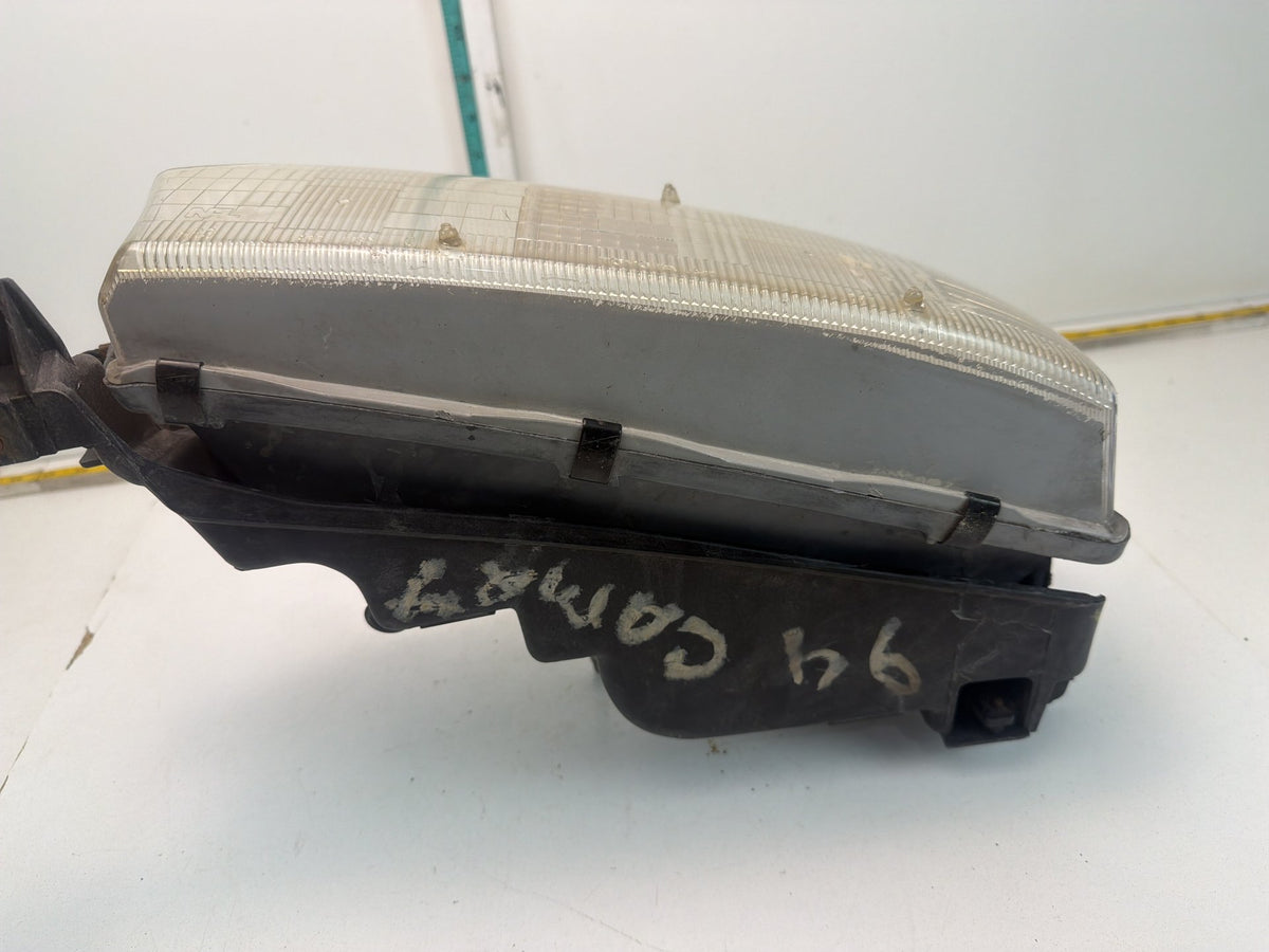 1992-1994 Toyota Camry Front Left Driver Side Headlight Assembly 8115006011 OEM