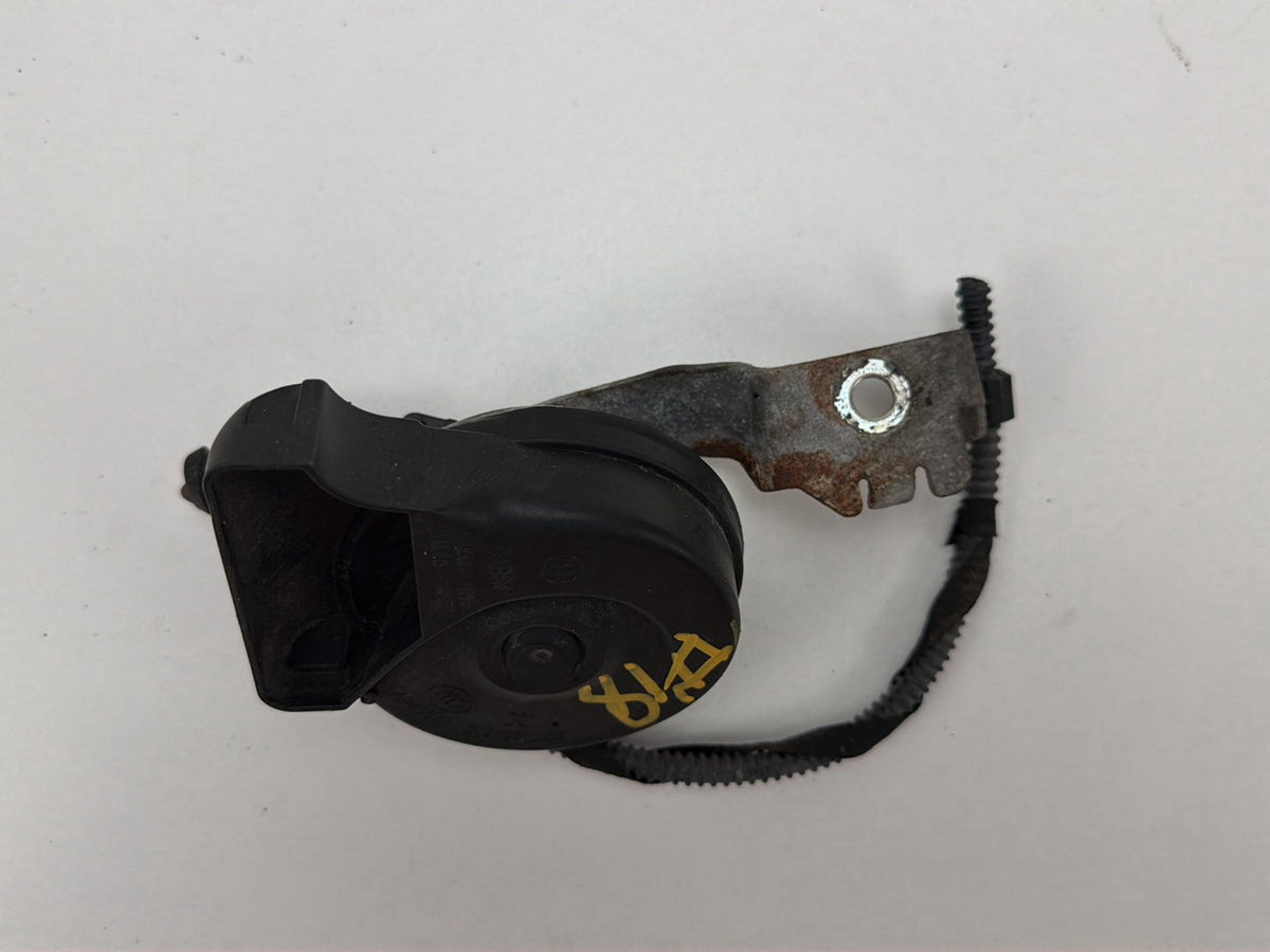 2013-2017 Volkswagen Tiguan Low Note Horn Assembly 5N0951221B OEM