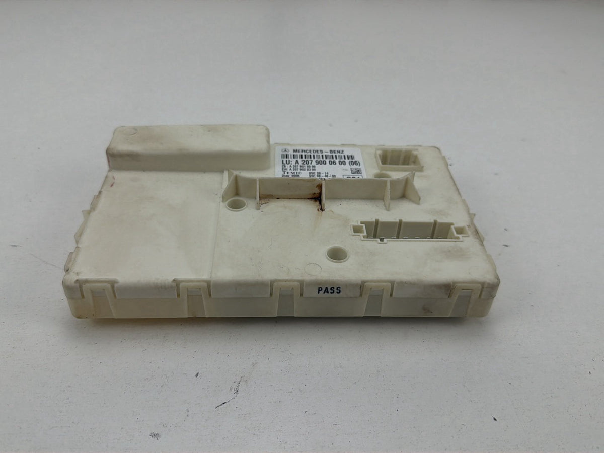 2010-2014 Mercedes-Benz E-Class-Coupe Rear Window Module A2079000600 OEM