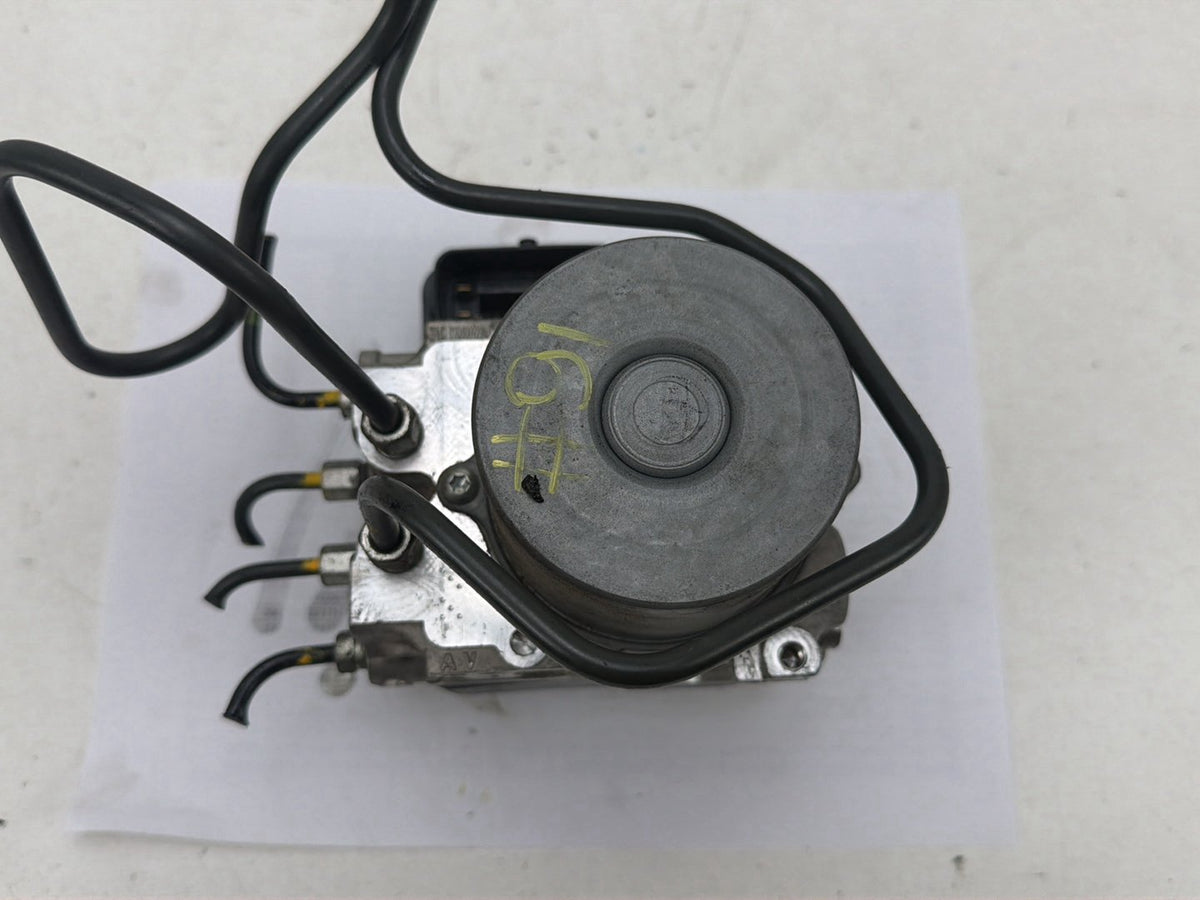 2014-2015 Infiniti Q50 ABS Anti Lock Brake Pump Module OEM