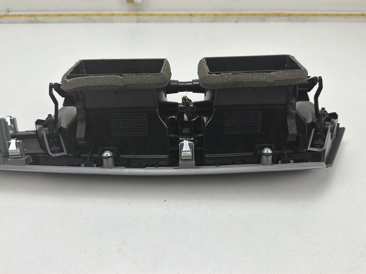 2013-2014 BMW X1 E84 SUV Dash Air Vent Centre OEM