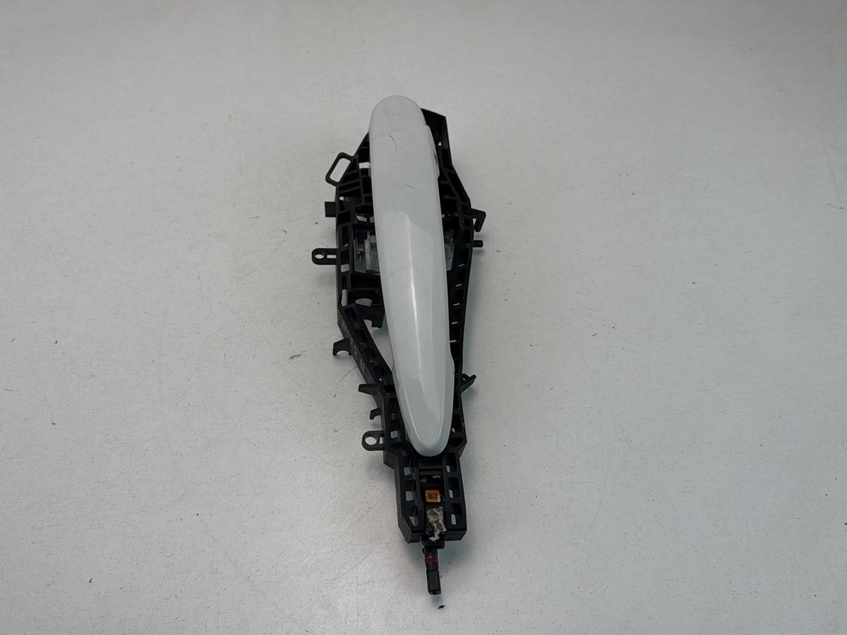 2014-2016 BMW 228i F22 Front Right Passenger Side Exterior Door Handle OEM