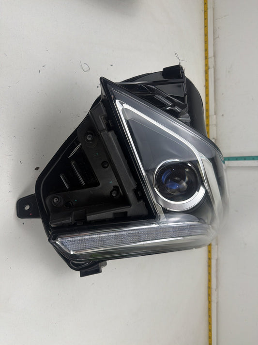 2017-2019 Cadillac XT5 Front Left Driver Side Headlight Lamp 84167549 OEM