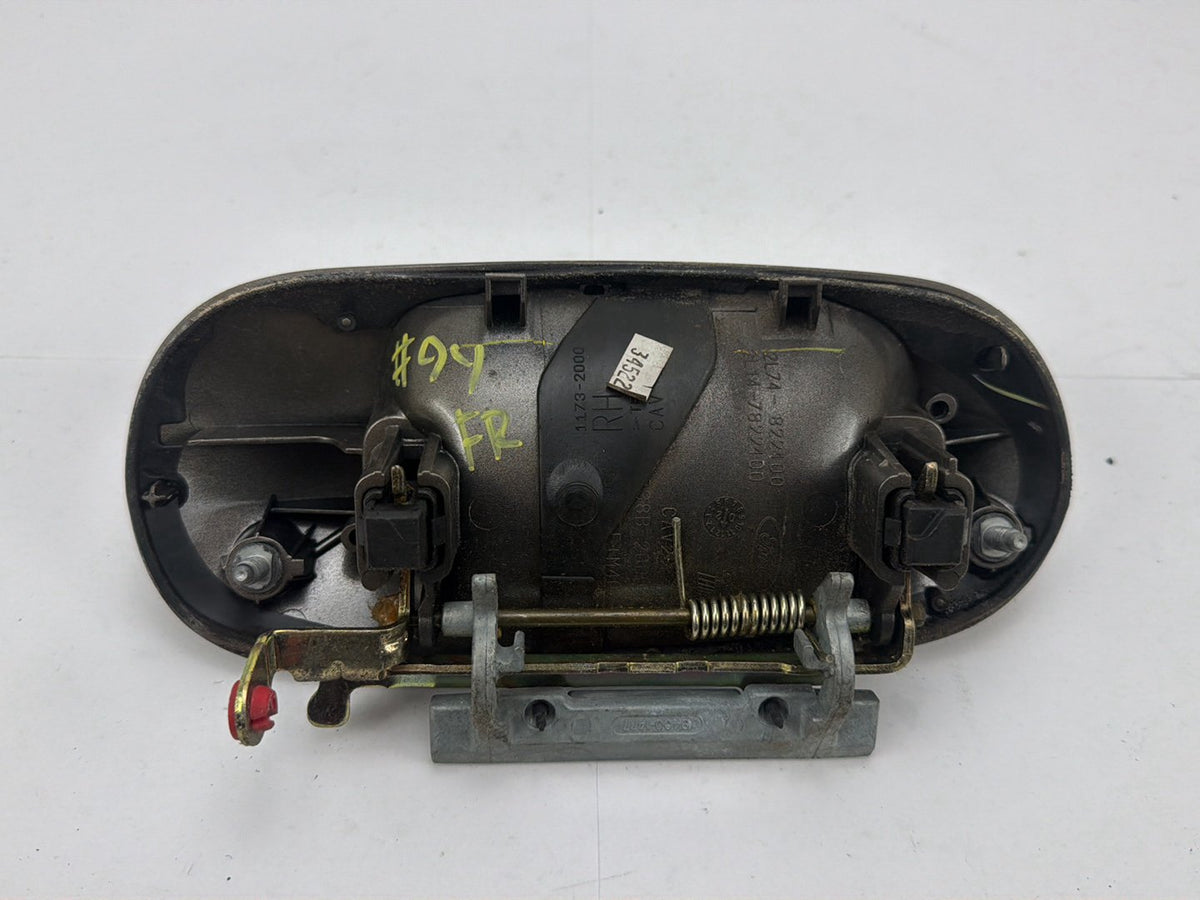 2003-2006 Lincoln Navigator Front Right Passenger Side Exterior Door Handle OEM