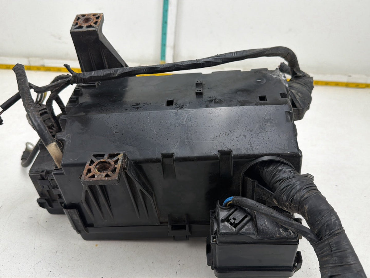 2003-2005 Toyota 4Runner 4.7L Engine Fuse Relay Box Module OEM