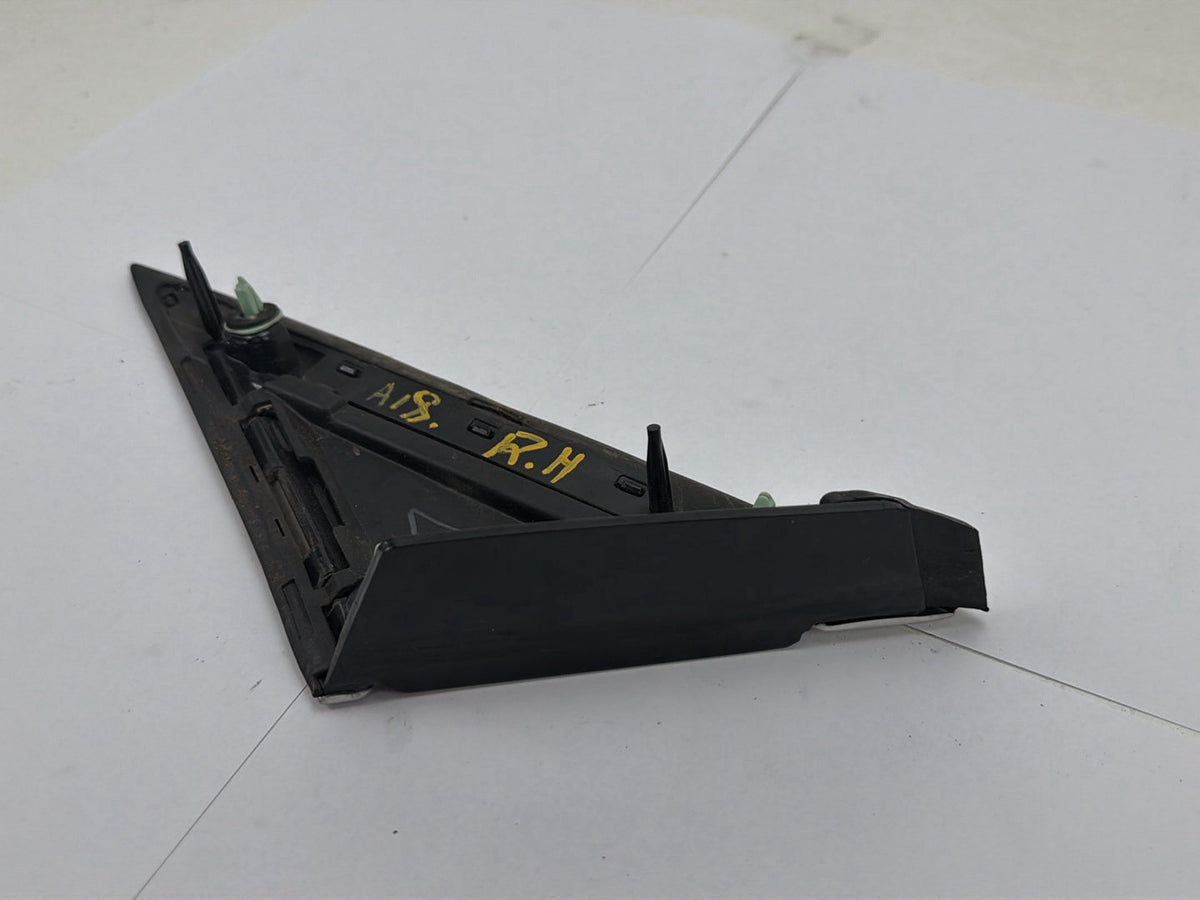2010-2016 Cadillac SRX Front Right Side Fender Corner Cover Molding OEM