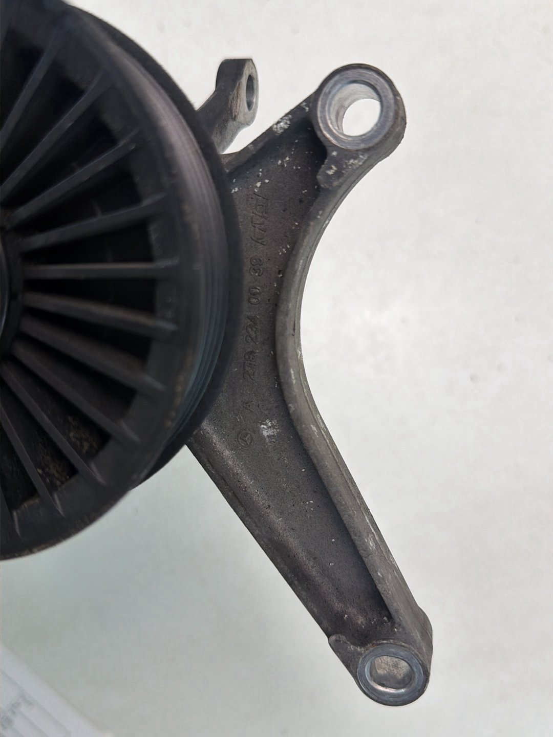 2012-2017 Mercedes-Benz S-Class W221 V-Belt Tensioner Pulley Mount OEM