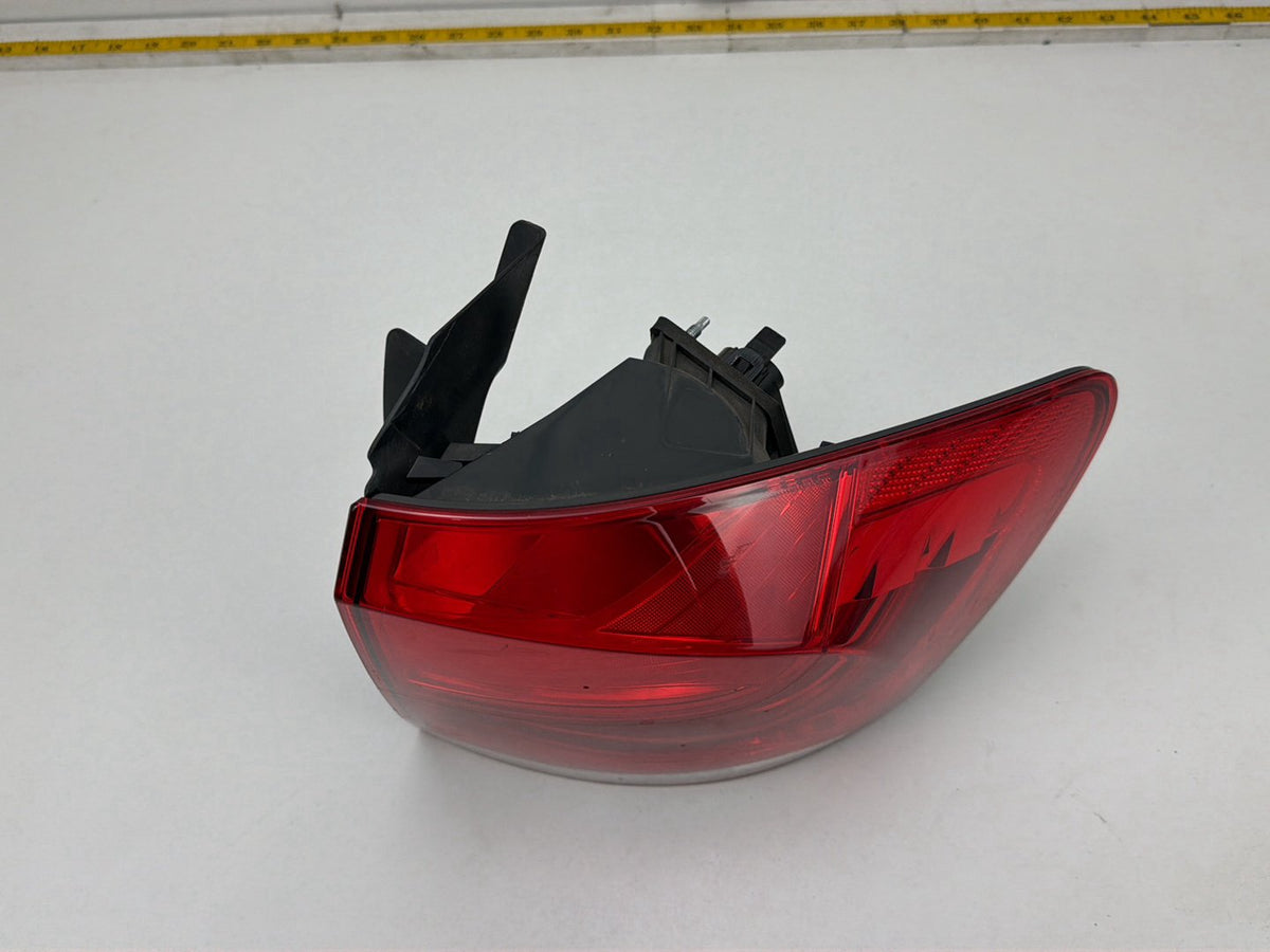 2012-2015 BMW X1 E84 SUV Right Tail Light 2990112-09 OEM