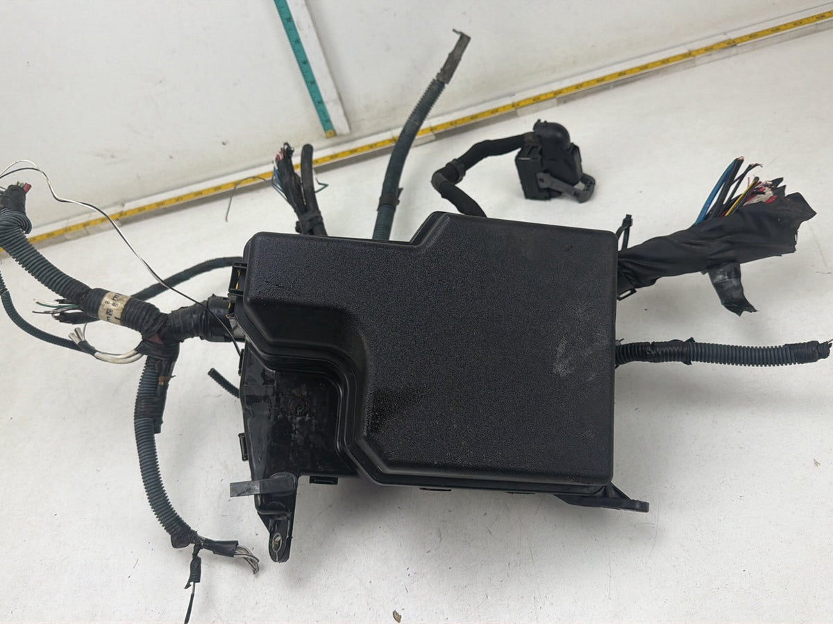 2015-2018 Toyota Sienna Engine Fuse Relay Box Assembly OEM