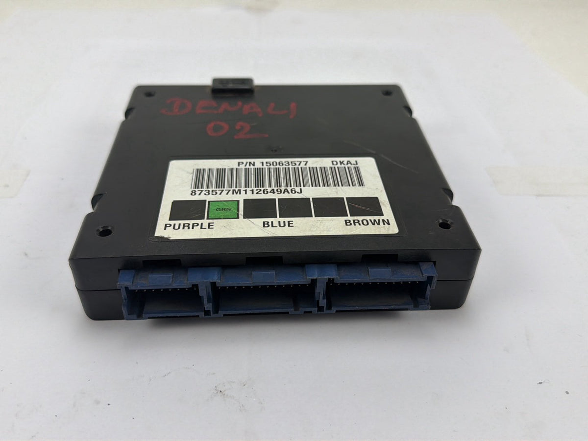 2000-2002 GMC Yukon Denali Body Control Module BCM 15063577 OEM