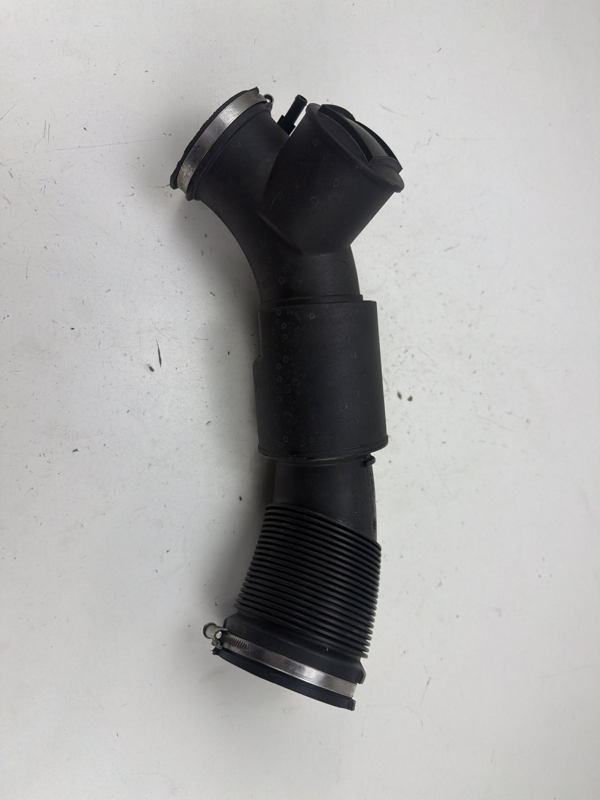 2012-2018 Audi A7 Engine Air Intake Hose Pipe 06E 129 615 H OEM