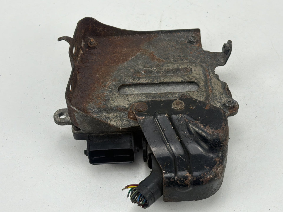 2007 Mitsubishi Outlander Engine Control Module 1860A726 OEM