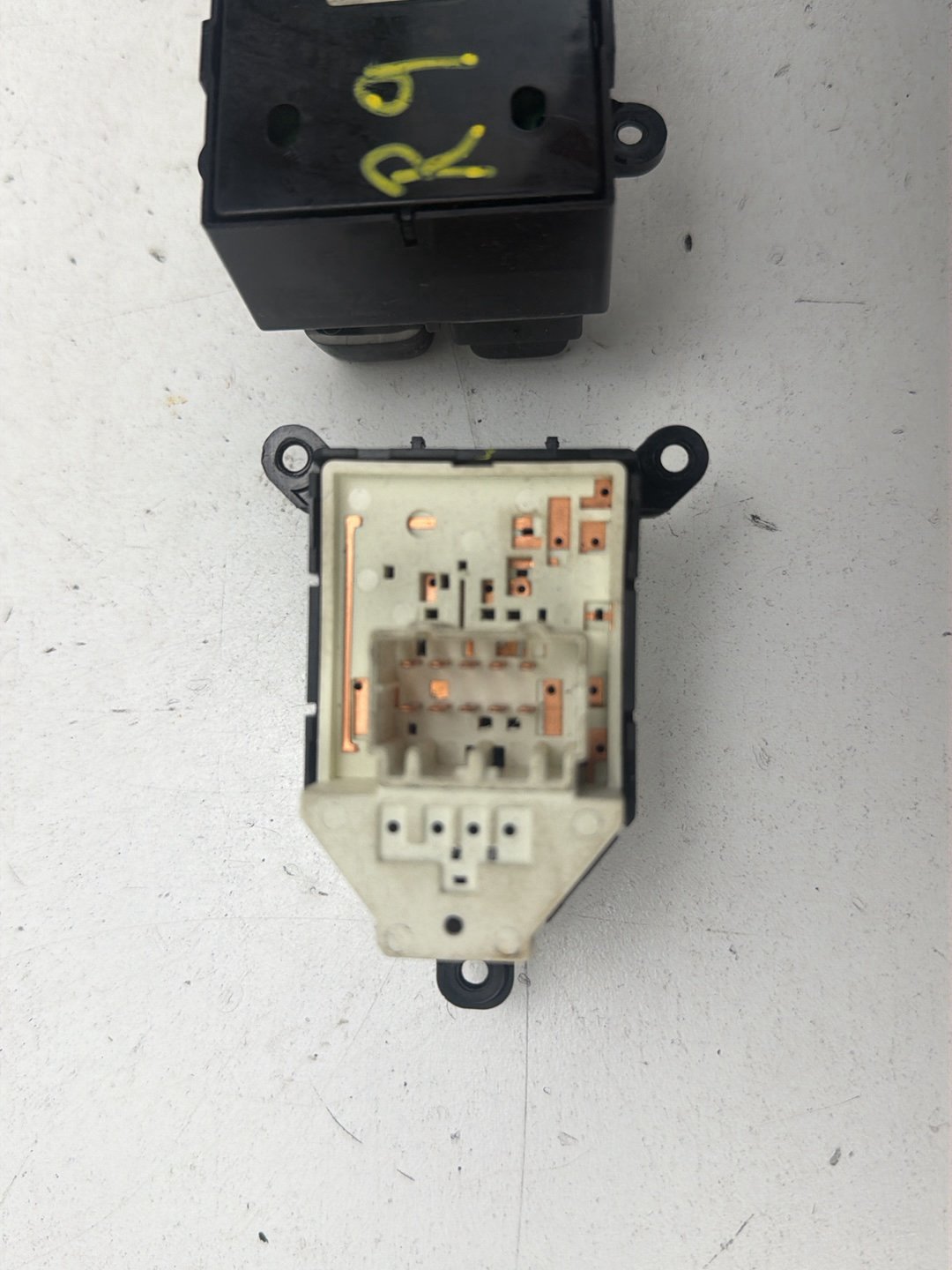 2011-2013 Kia Optima Driver's Door Lock & Window Control Switch 93570-2T030 OEM