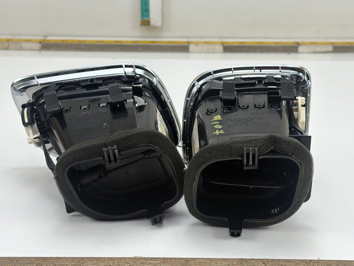 2011-2018 Volvo S60 Front Left Right Outer Dashboard Air Vent 30791697 OEM