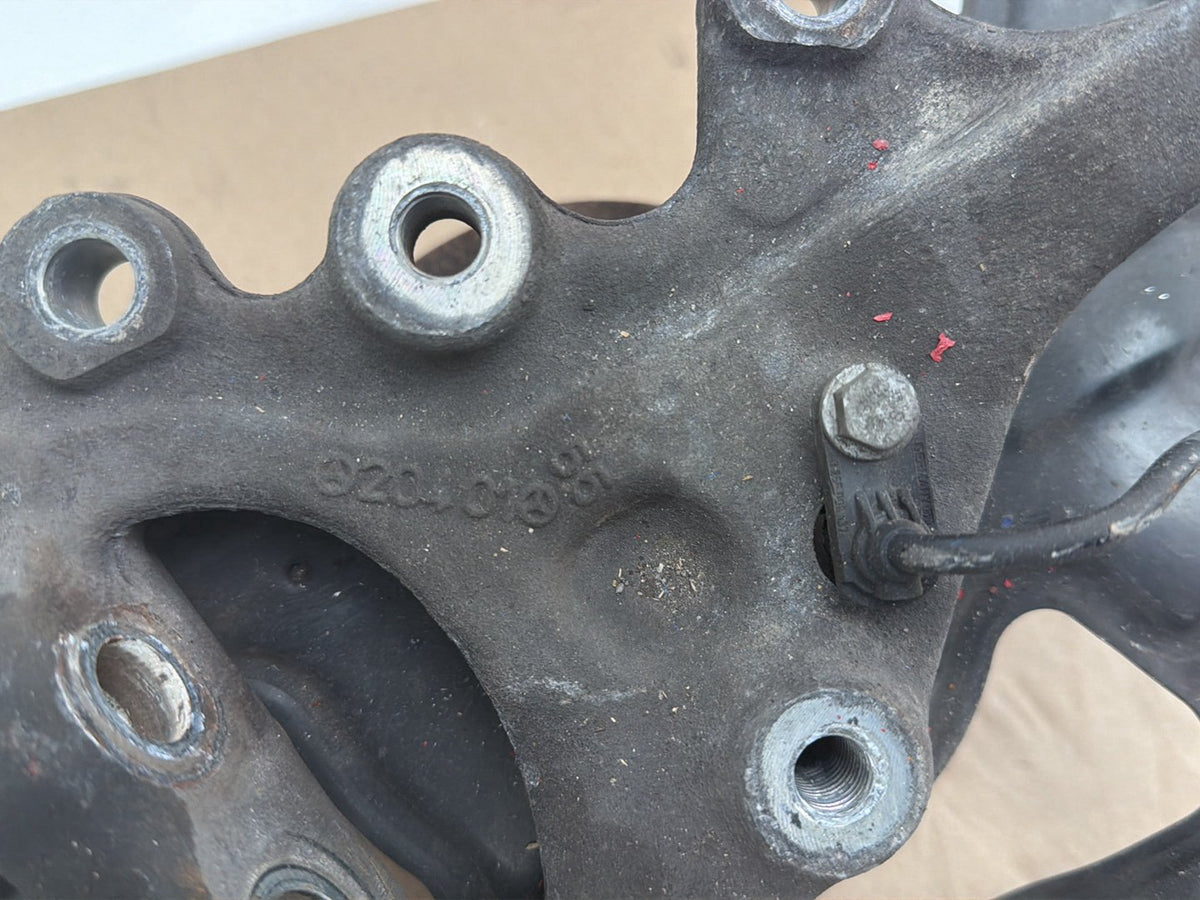 2010-2013 Mercedes-Benz E-Class E350 Front Right Spindle Knuckle & Wheel Hub OEM