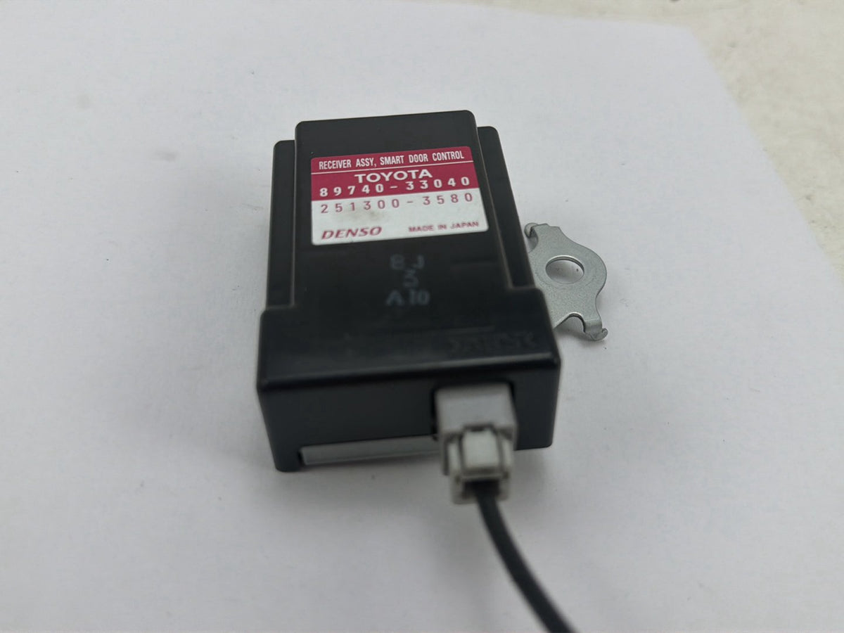 2007-2012 Lexus ES350 Smart Key Receiver Door Control Module 89740-33040 OEM