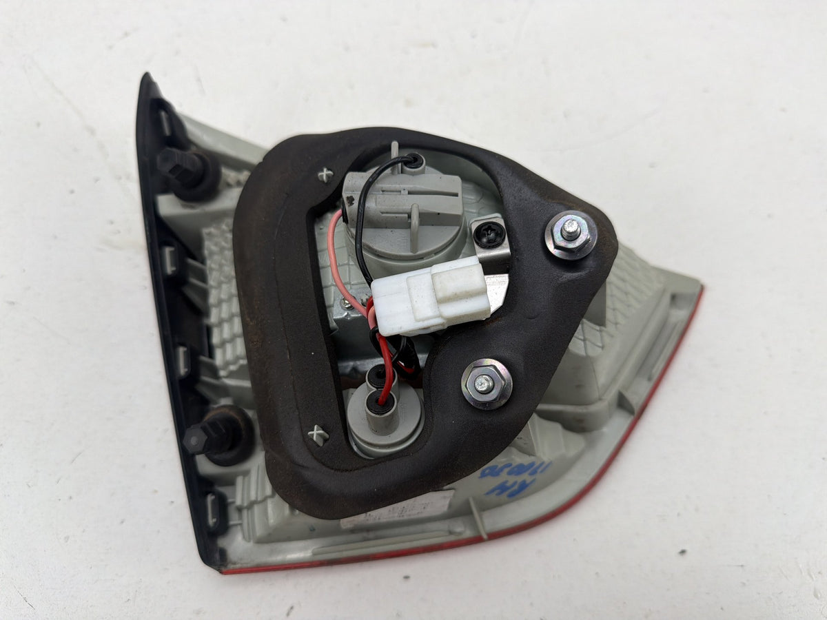 2010-2015 Hyundai Tucson Passenger Right Inner Tail Light Lamp 92406-2S02 OEM