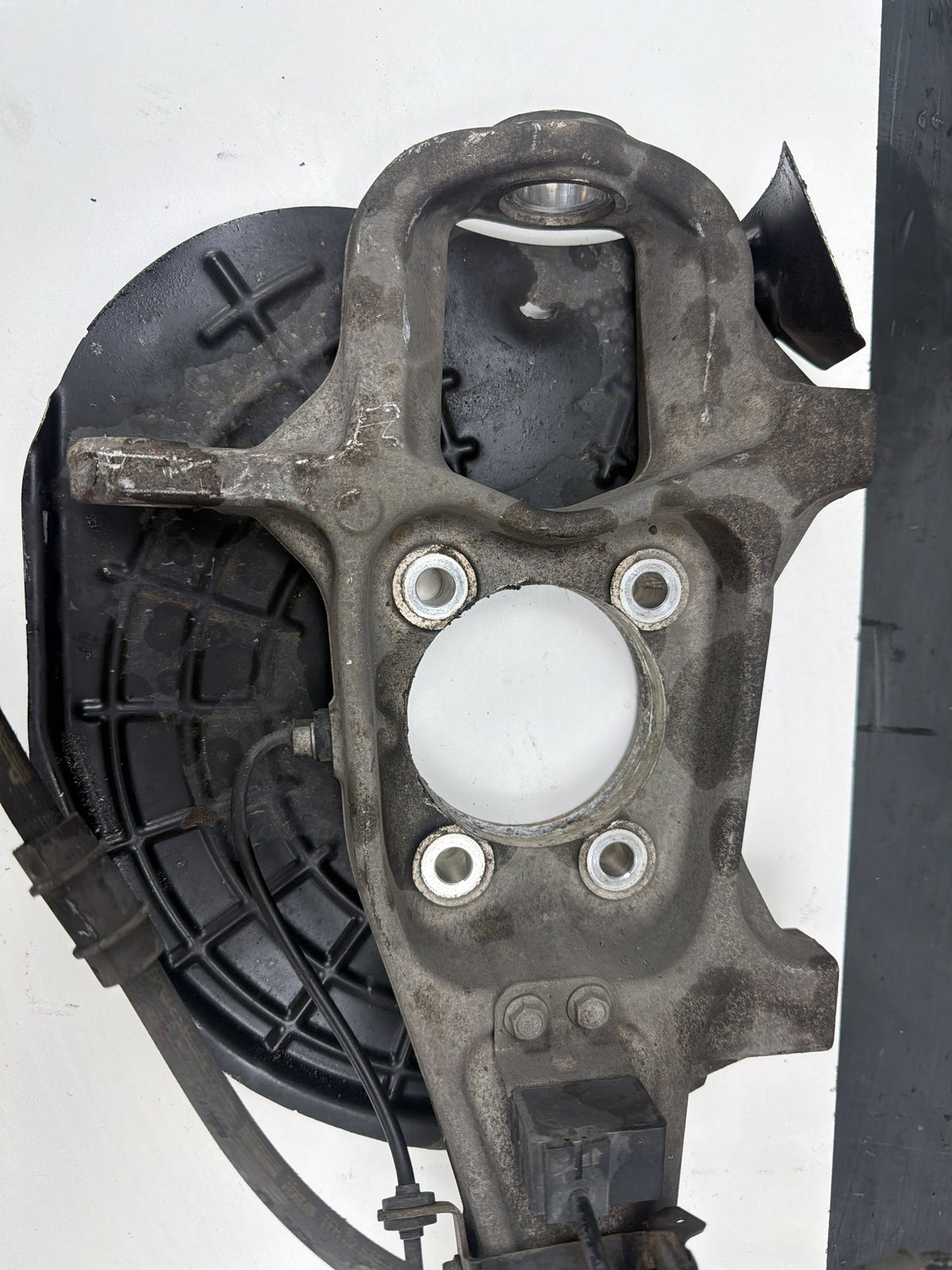 2014-2020 Maserati Quattroporte Front Front Left Side Steering Knuckle OEM
