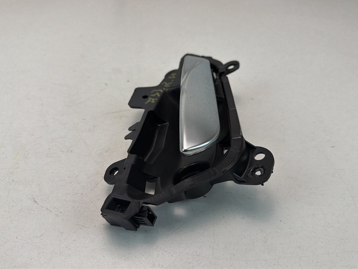 2014-2016 BMW 228i F22 Front Right Passenger Side Interior Door Handle OEM