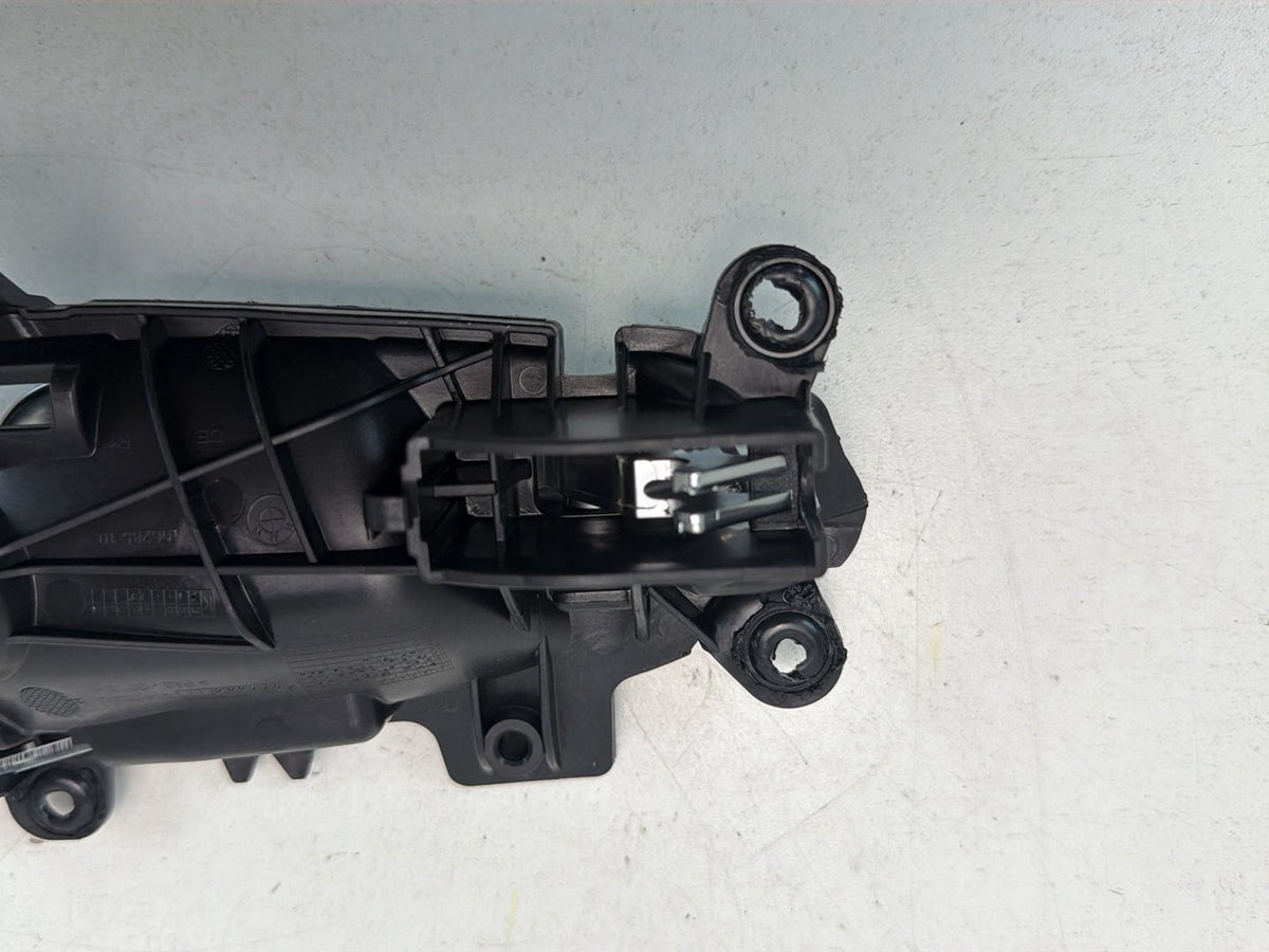2014-2016 BMW 228i F22 Front Right Passenger Side Interior Door Handle OEM