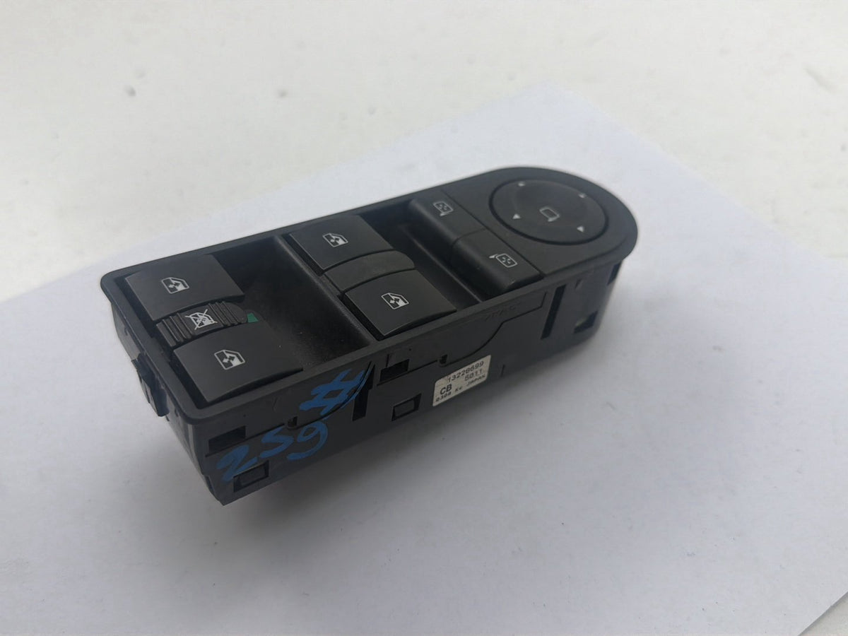 2008-2009 Saturn Astra Electric Front Window Mirror Switch 13228699 OEM