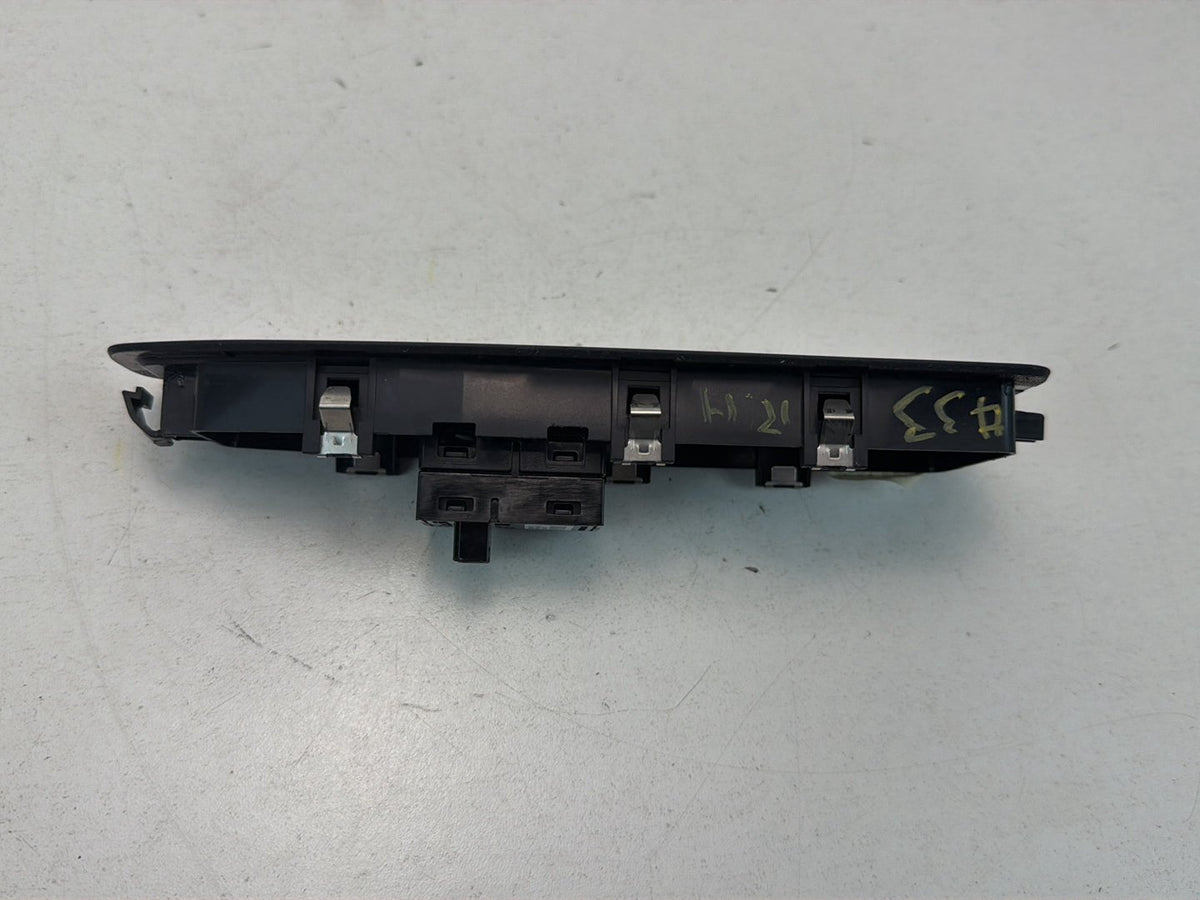 2014-2016 BMW 228i Right Passenger Side Front Window Switch 9208107-02 OEM