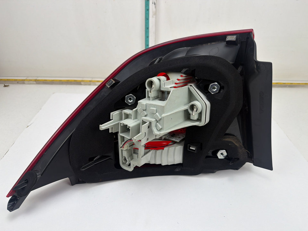 2011-2018 Volvo S60 Rear Right Passenger Side Outer Tail Light 31395931 OEM