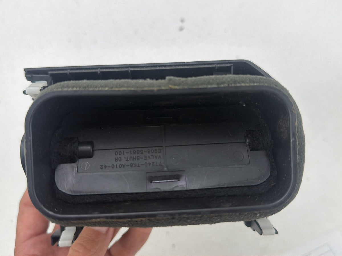 2014-2017 Honda Odyssey Left Dash Air Vent Grille 77240-TK8-A010 OEM