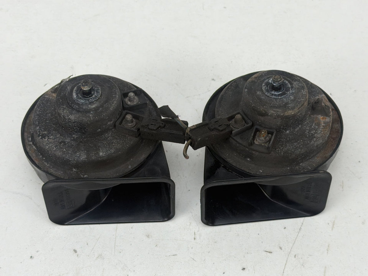 2011-2014 Dodge Charger LD High Low Note Dual Tone Horn Assembly 55306-AM80S OEM