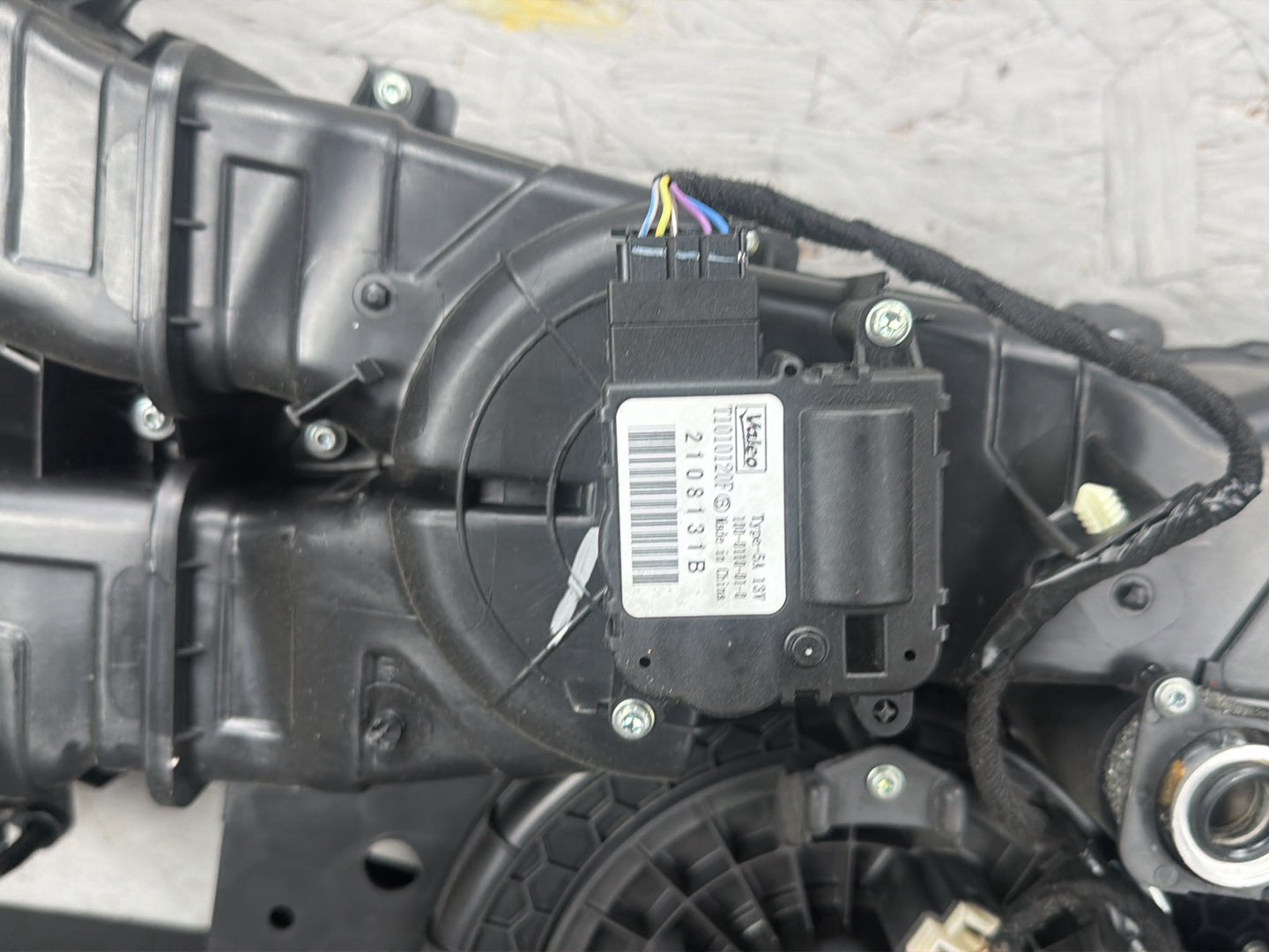 2011-2019 Ford Explorer Rear Auxiliary Heater A/C Climate Housing Box 18C424 OEM