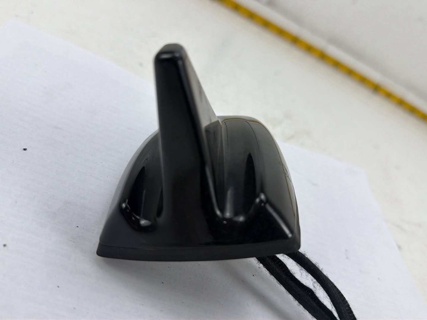 2014-2017 Maserati Ghibli Roof Mounted Shark Fin Antenna 670076131 OEM
