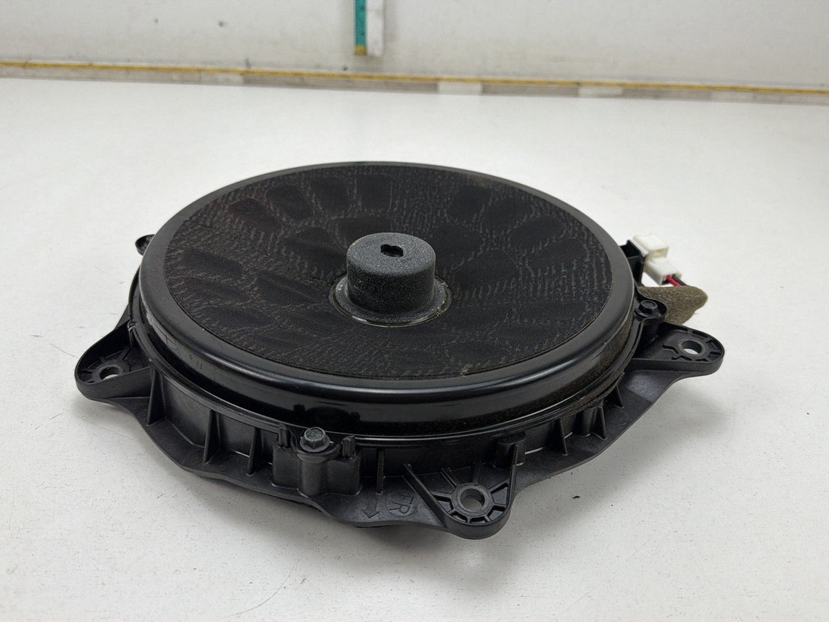 2011-2013 Infiniti G37-Front Right Speakers 284082-001 OEM