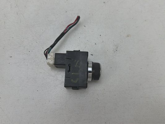 2009-2013 Infiniti G37 Front Right Passenger Side Heated Seat Control Switch OEM