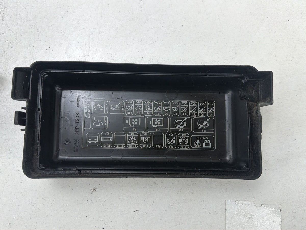 2007-2011 Mini Cooper S R56 Engine Fuse Relay Box Power Distribution OEM