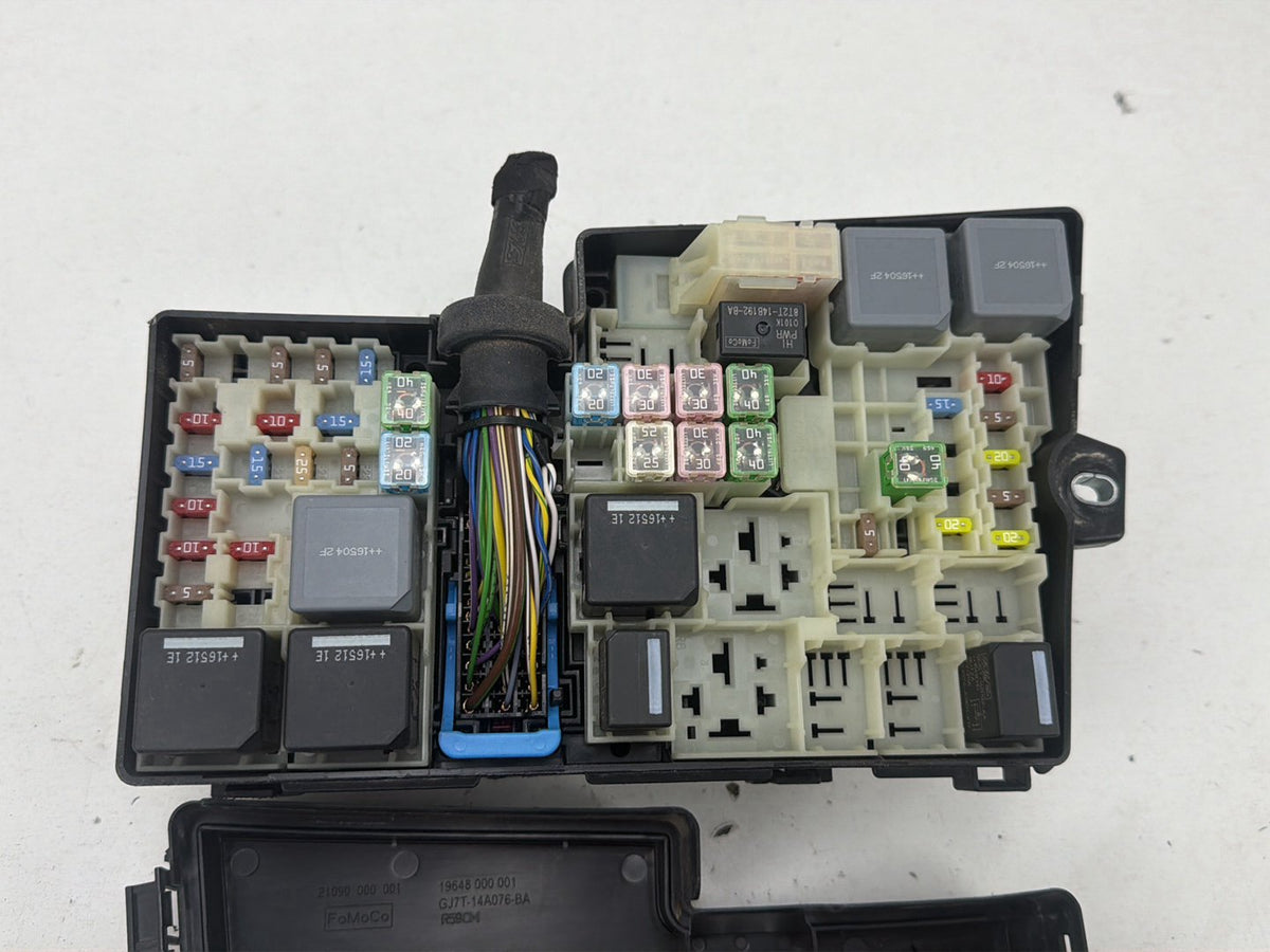 2013-2019 Ford Escape Engine Fuse Box Relay Module GJ7T-14A076-BA OEM