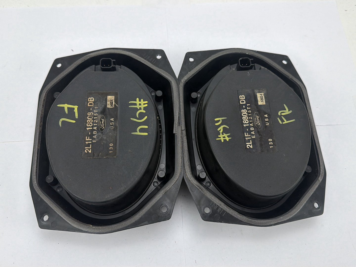 2003-2006 Lincoln Navigator Front Left/Right Side Door Audio Speakers Pair OEM