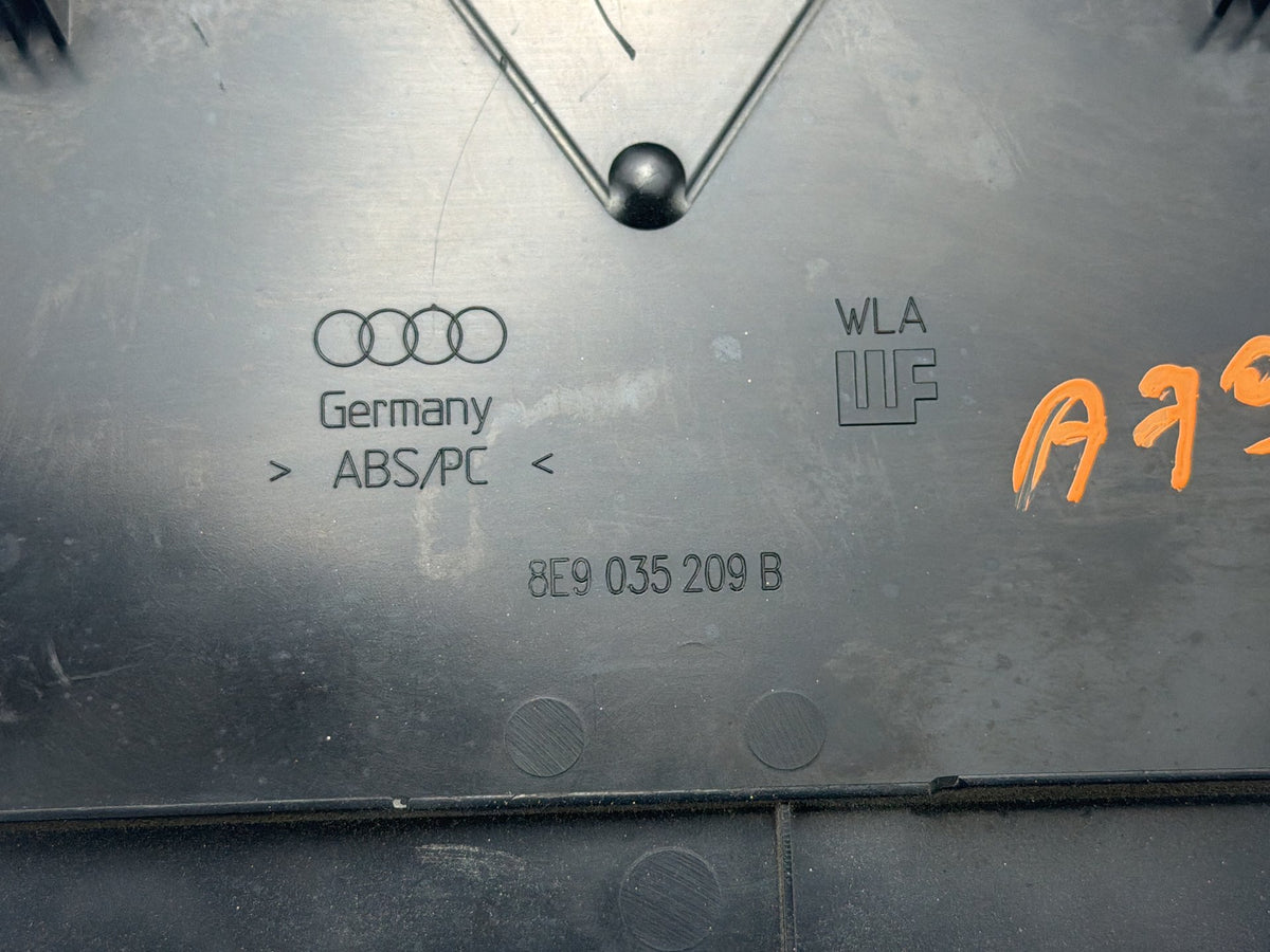 2006 Audi A6 GPS Navigation Control Module w/ Bracket 8E9035209B OEM