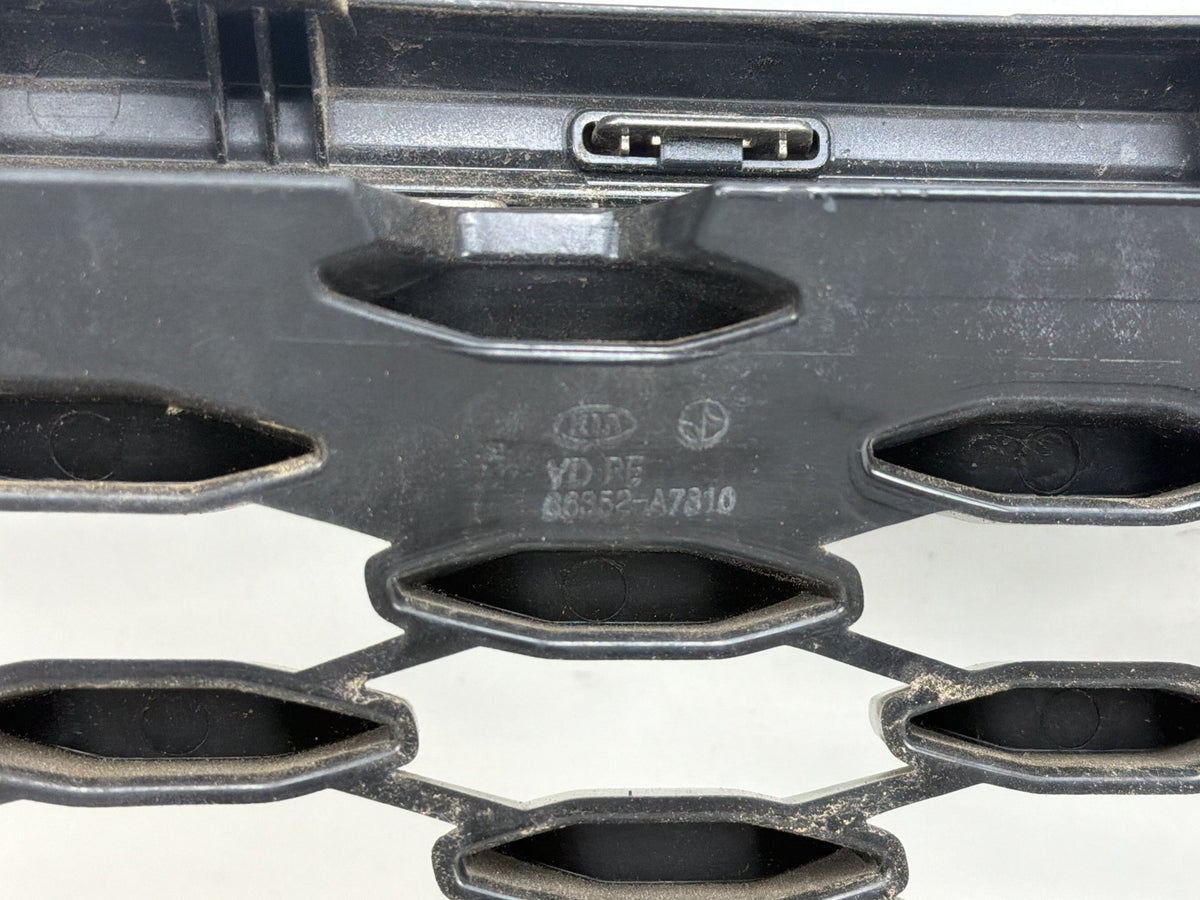 2017-2018 Kia Forte Front Upper Grille OEM