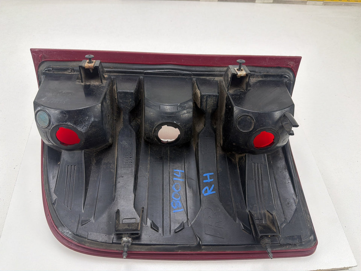 2007-2013 Chevrolet Silverado 1500 Right Passenger Side Tail Light 25958483 OEM