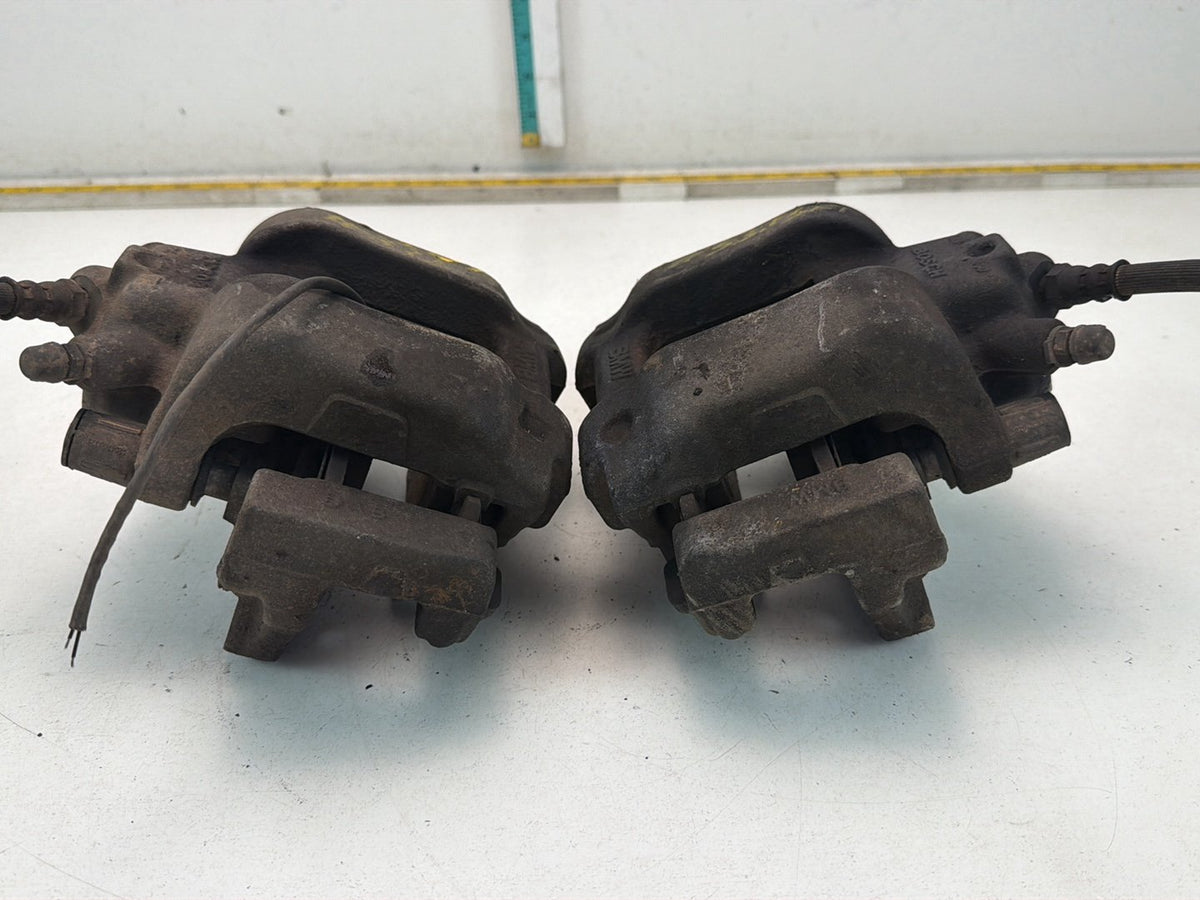 2014-2016 BMW 228i F22 Front Left & Right Brake Calipers Set W/Bracket OEM