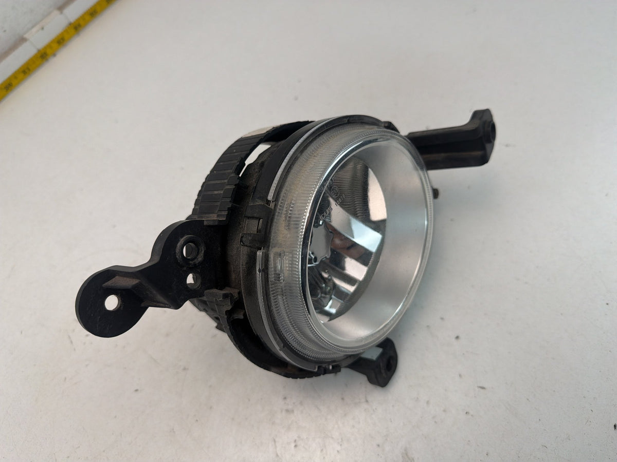 2014-2016 Kia Soul Front Right Bumper Passenger Side Fog Light Lamp 92202-B2 OEM