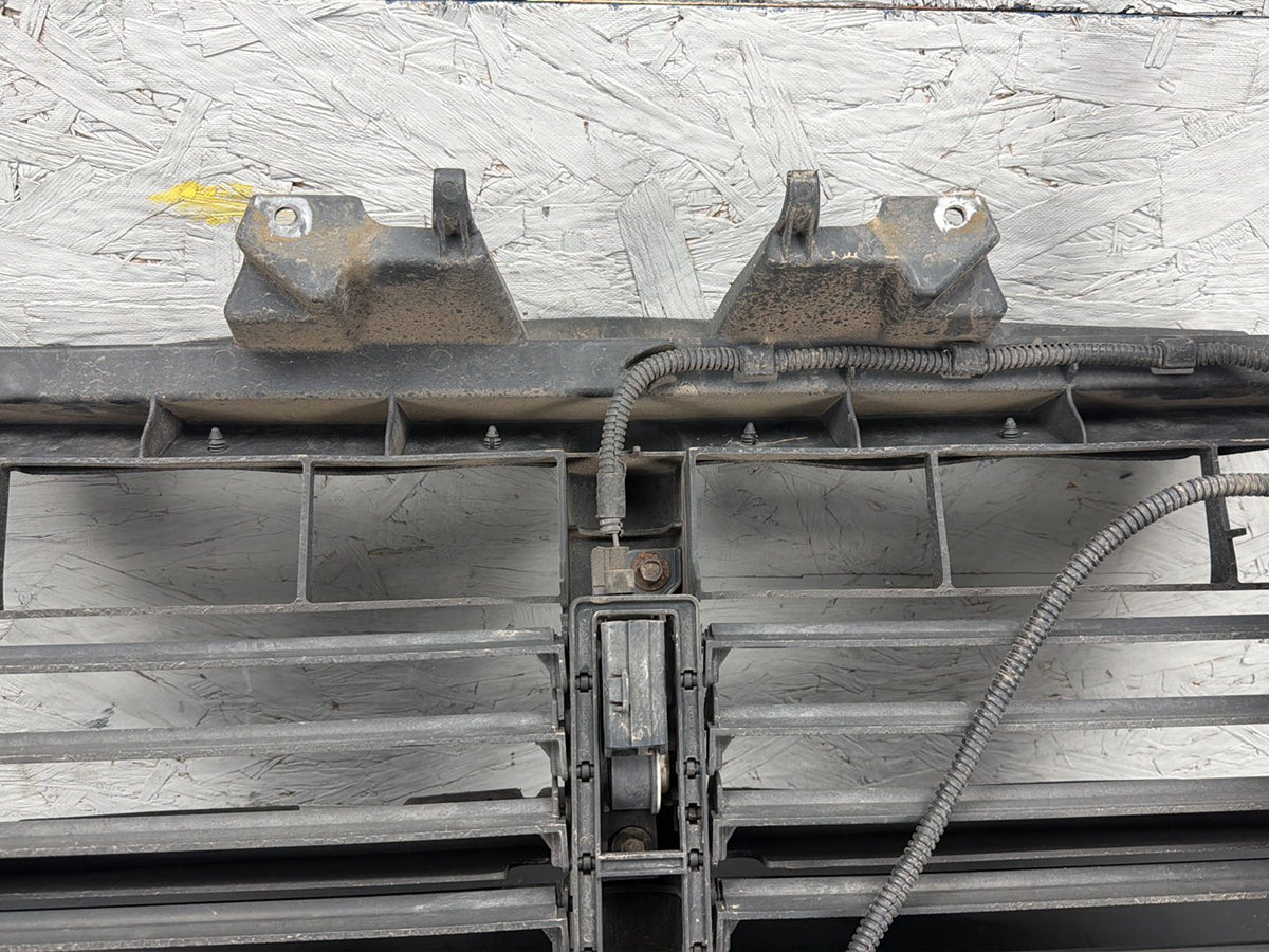 2013-2018 Ram 1500 5.7L Front Radiator Active Grille Air Shutter w/ Motor OEM