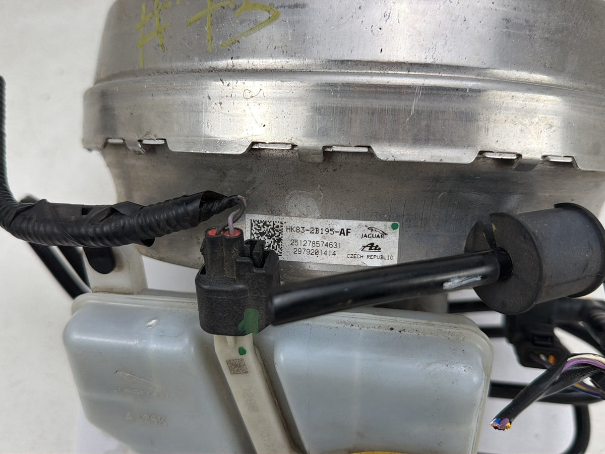 2017-2020 Jaguar F-Pace Power Brake Booster Fluid Reservoir Master Cylinder OEM