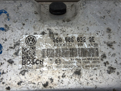 2005 Volkswagen Jetta 2.5L Engine Control Module Unit ECU 06A906032QE OEM