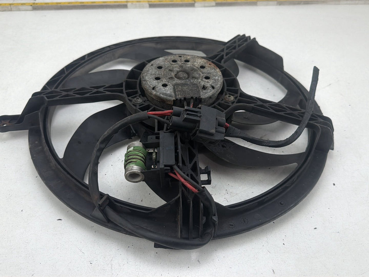 2007-2013 Mini Cooper S R56-Radiator Fan Motor Assembly M5758003,013030302 Bosch