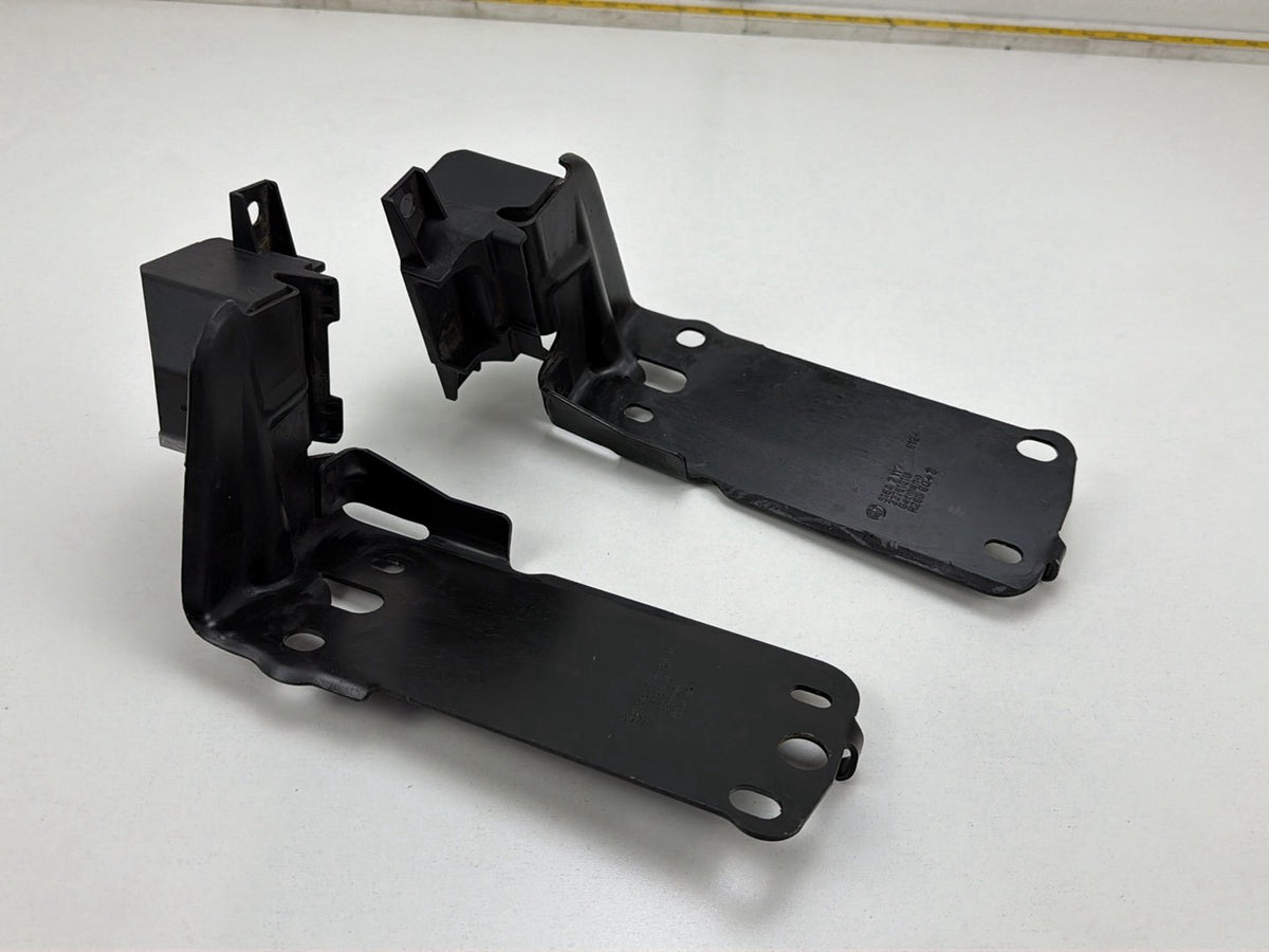 2014 BMW X1 E84 SUV Radiator Top Mounting Bracket 23781010 OEM