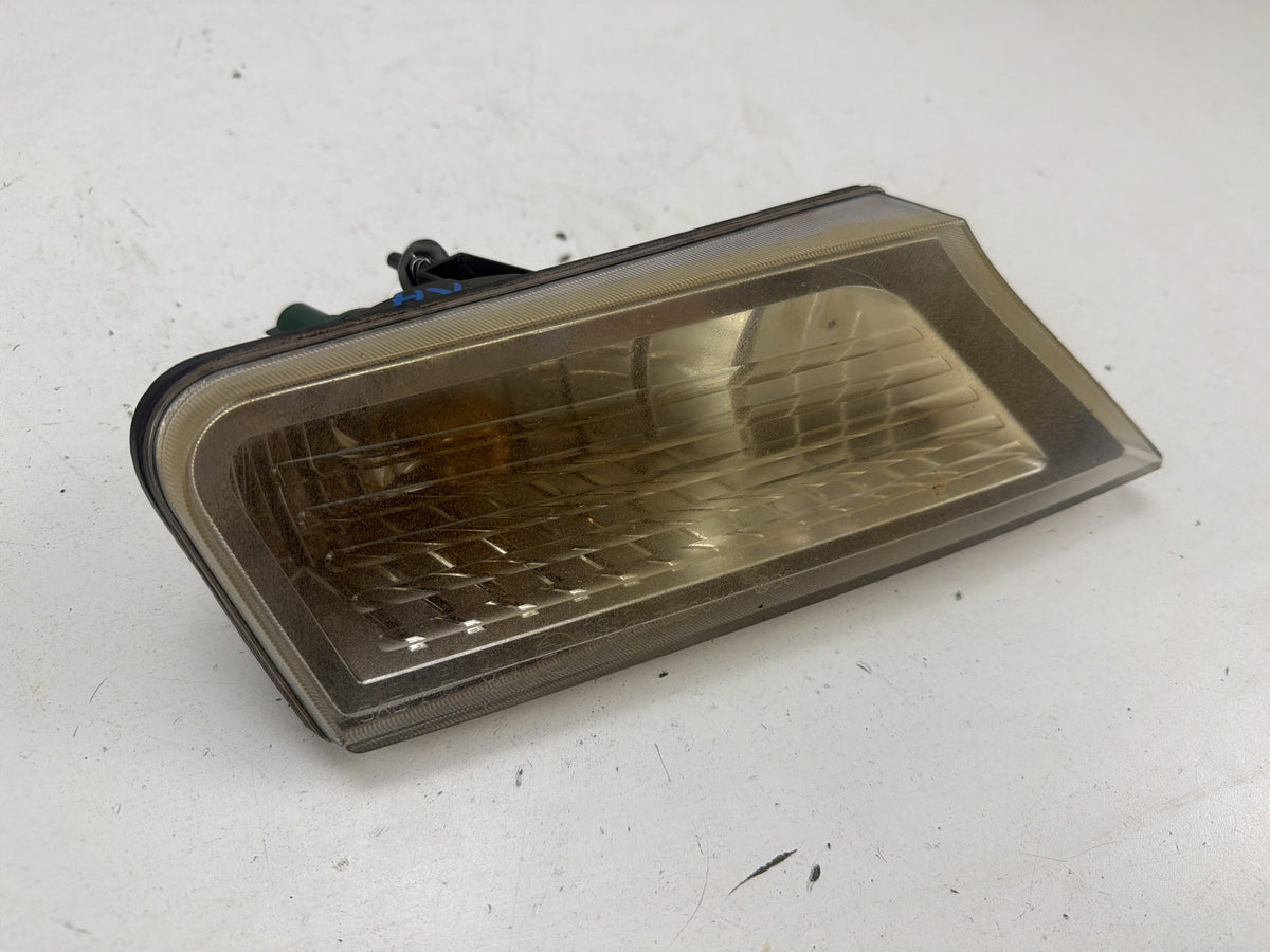 2008-2012 Jeep Liberty Front Right Passenger Side Park Turn Signal Light OEM