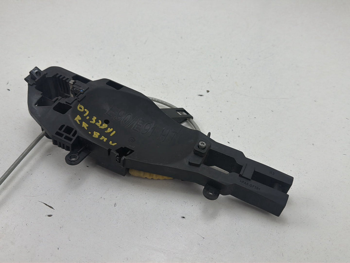 2007-2008 BMW 328xi Rear Right Side Outer Door Handle Carrier Bracket OEM